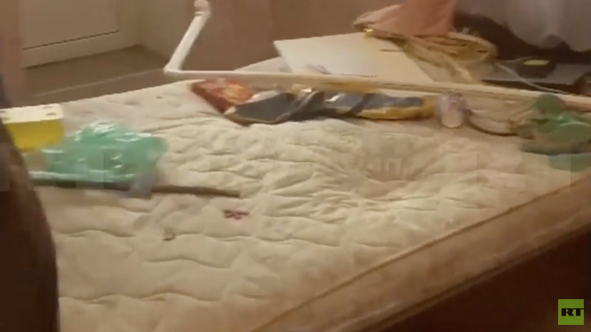 Мать девочки, жившей в антисанитарных условиях, никого не пускала в квартиру