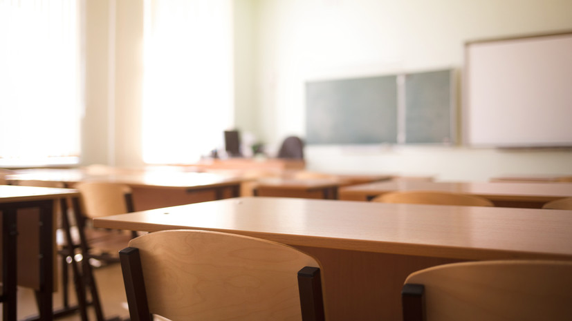 Восемь учебных учреждений Курганской области получат премии