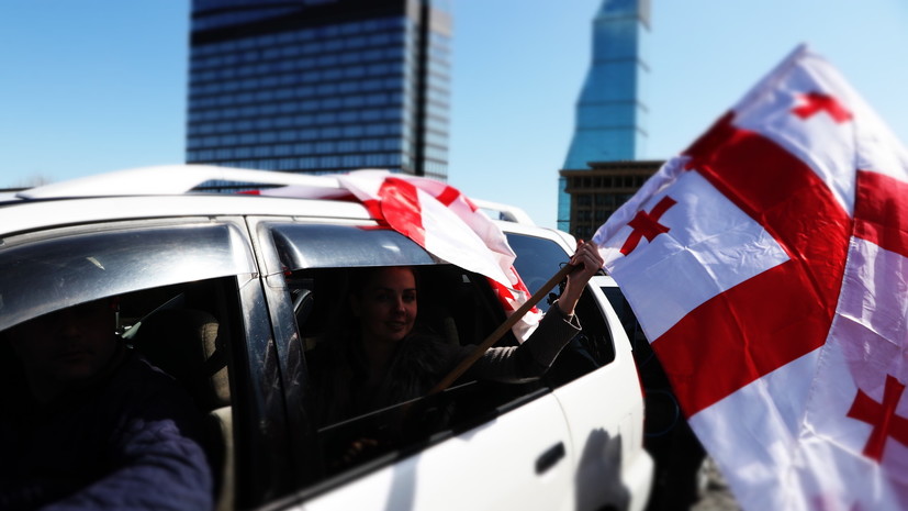 Грузия полностью запретила гражданам России и Белоруссии вывоз автомобилей