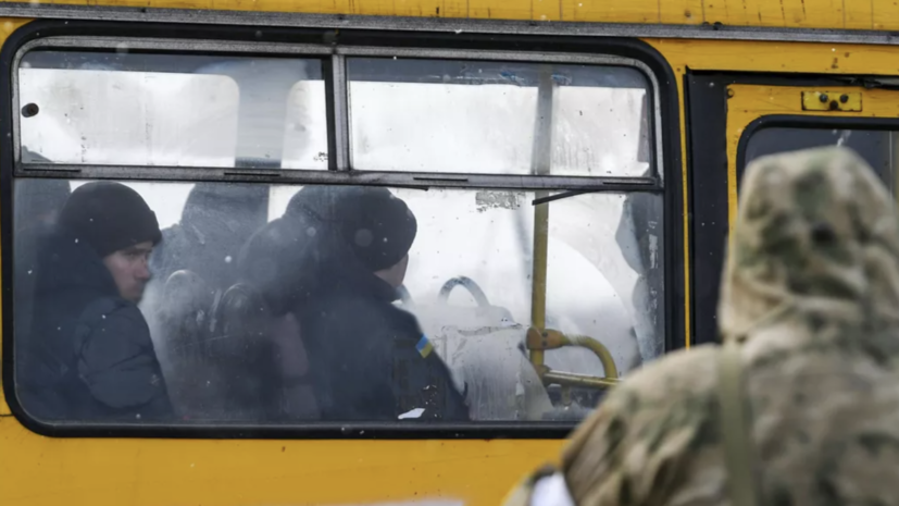 Опубликованы кадры обмена военнопленными между Россией и Украиной