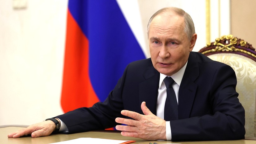 Путин призвал лучше продвигать российские вооружения за рубежом