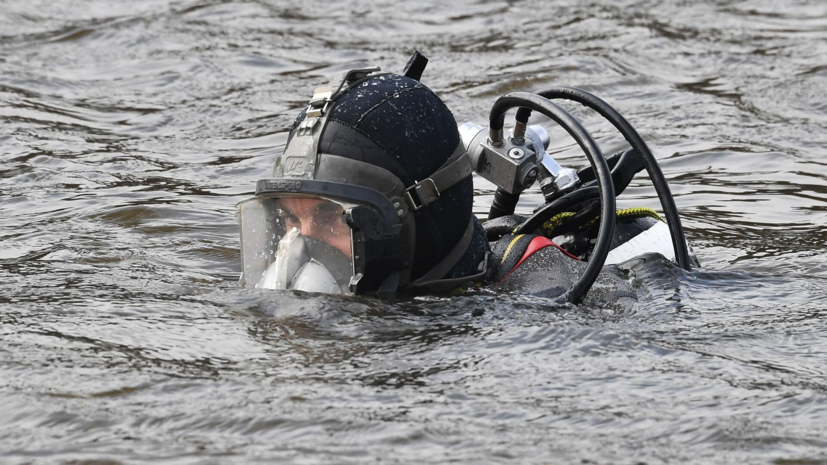 Водолазы подняли со дна моря в Анапе 88 мешков с мазутом за сутки