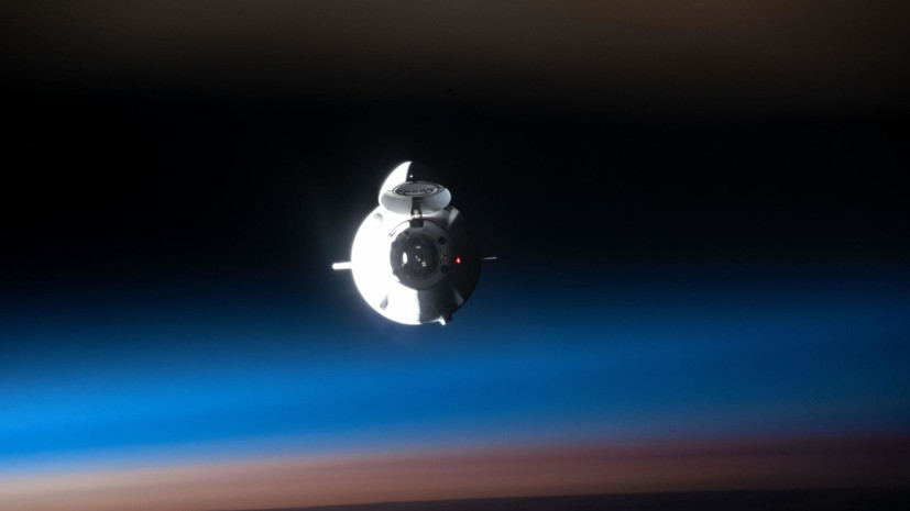 Космический грузовой корабль Cargo Dragon приводнился в США