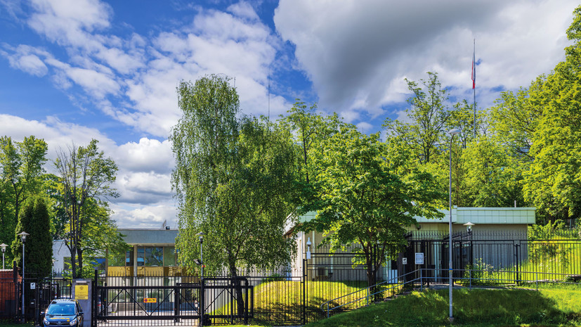 Посольство России в Швеции подверглось 11 атакам беспилотников за год