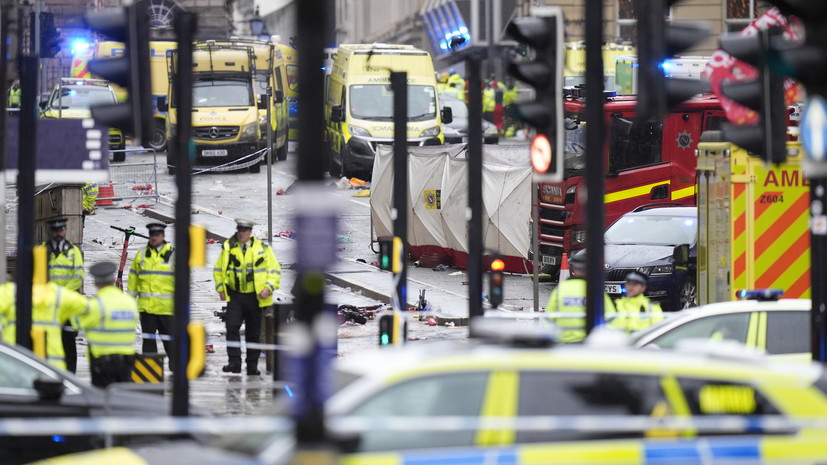 Daily Telegraph: в результате наезда на толпу в Ливерпуле пострадали 17 человек