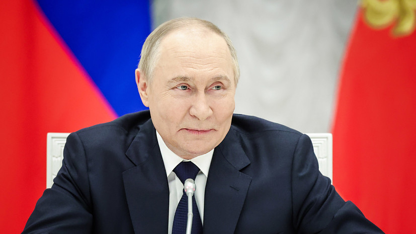 Путин рассказал, что не считает себя киборгом