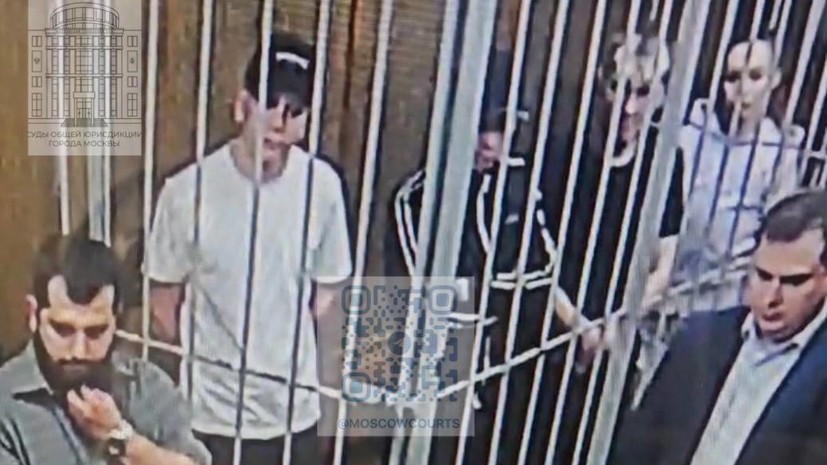 Суд продлил срок ареста фигурантам по делу о мошенничестве в отношении Долиной