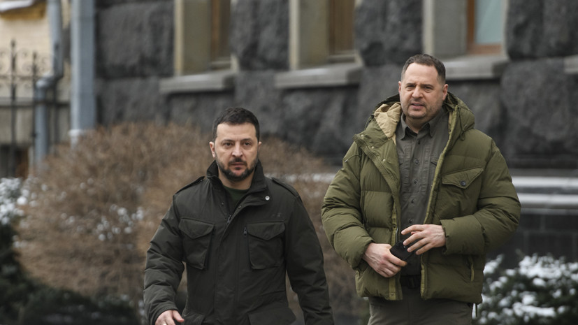 Politico: Зеленский потребовал от Ермака надеть костюм на встречу в Белом доме
