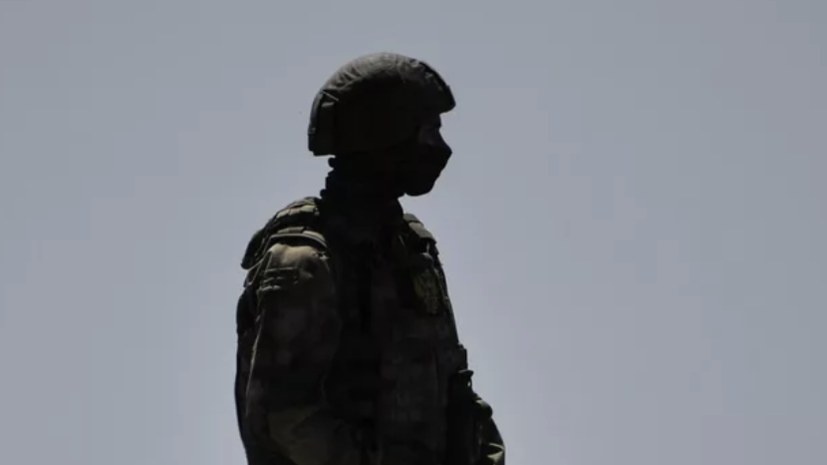 Боец разведгруппы ВДВ показал захваченные в зоне СВО трофеи
