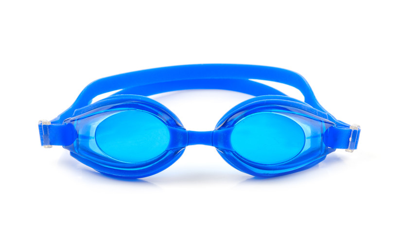Врач Махкамова назвала плавательные очки реальной защитой глаз во время купания