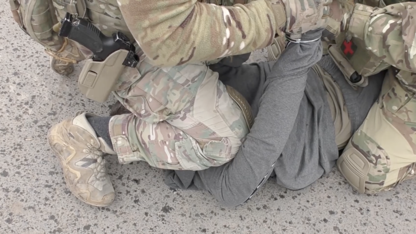 ФСБ показала кадры задержания в ЛНР передававшего данные разведке Киева украинца