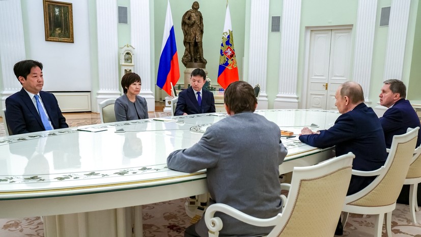 Путин: Россия и Япония при Абэ продвинулись к миру, сейчас ситуация иная