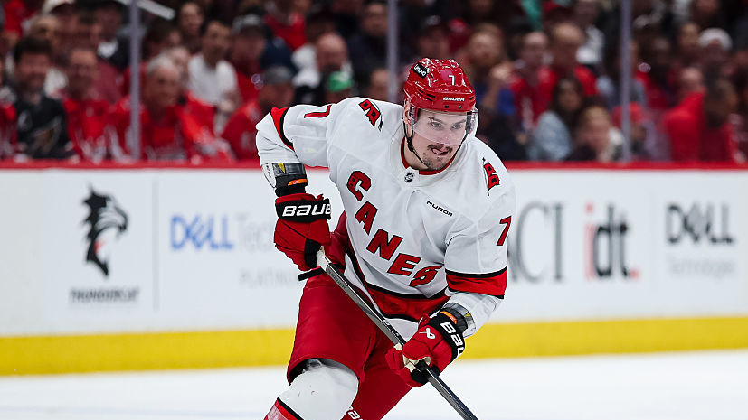 Орлов признался, что хочет остаться в «Каролине»