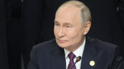 Отец Маска заявил, что Путин вызывает уважение