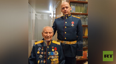 Боец СВО встретился с 107-летним ветераном Великой Отечественной войны по случаю 9 Мая