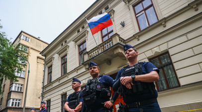 Трое дипломатов генконсульства России в Кракове признаны персонами нон грата