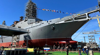 В следующем году будет поднят флаг ВМФ: в Калининграде спустили на воду БДК Владимир Андреев