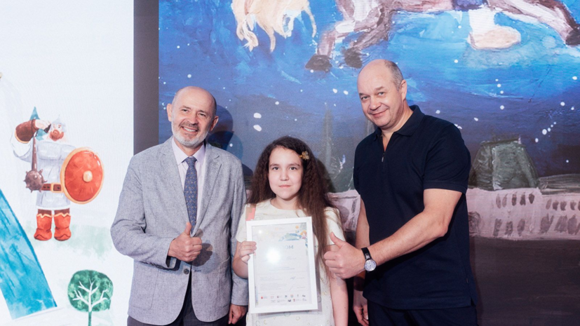 Карту москвича украсит работа победительницы конкурса детского рисунка