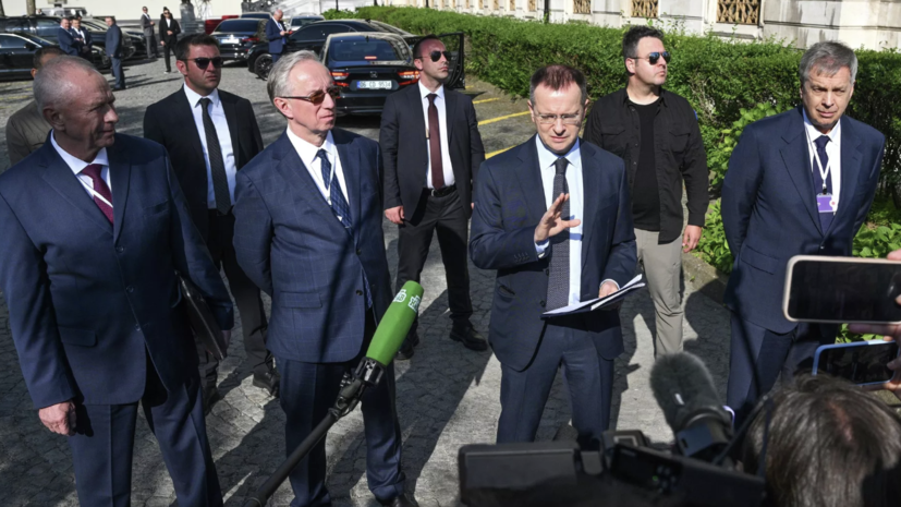 Мединский: Киев устроил из темы похищения детей шоу для сердобольных европейцев