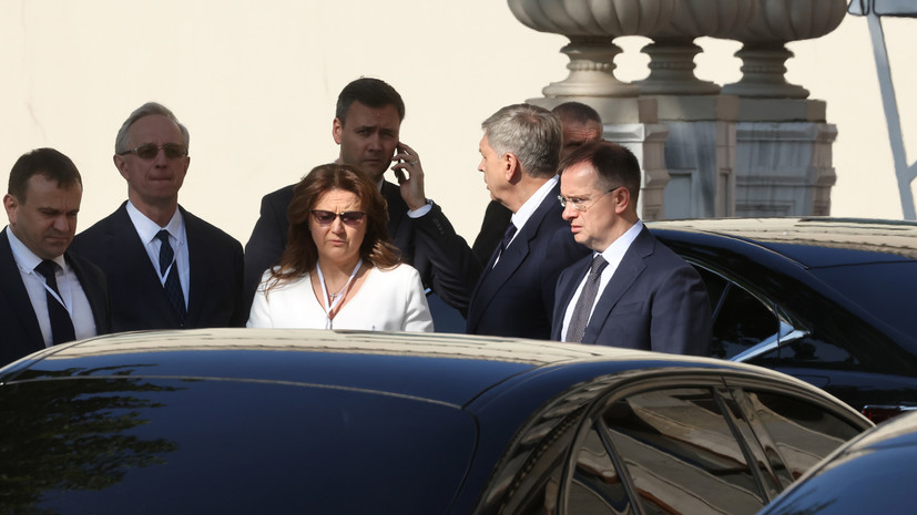 Делегация России после переговоров прибыла в гостиницу