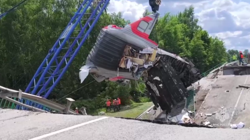 РЖД: машинист, погибший в ЧП под Брянском, спас сотни жизней