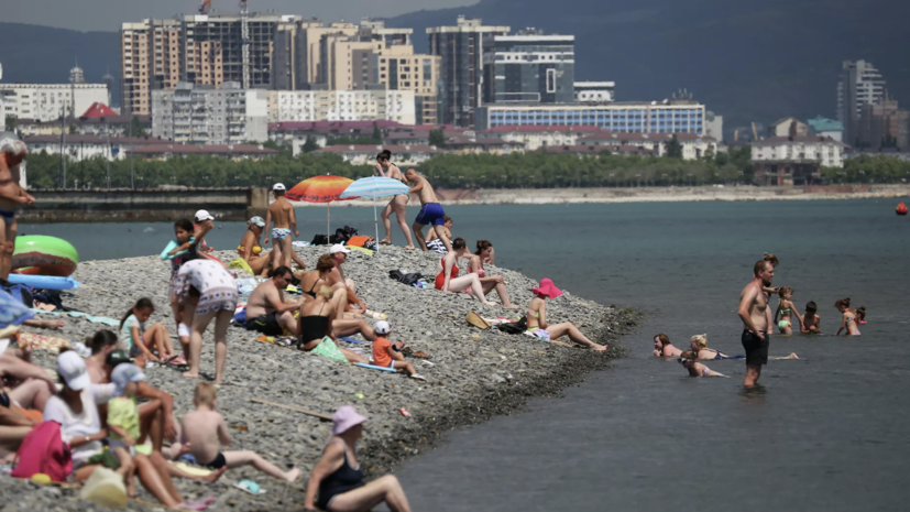 Туристов в Краснодарском крае предупредили об опасности контакта с мазутом