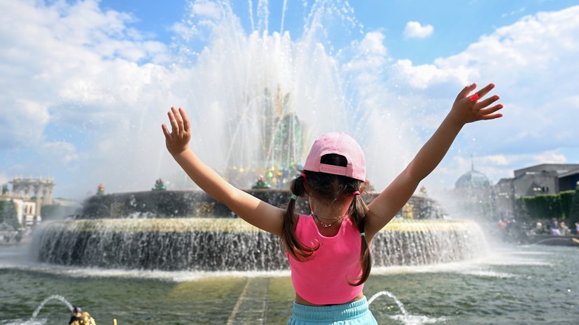 +32 °C и грозовой фронт: синоптики предупредили москвичей о резких изменениях в погоде в ближайшее время
