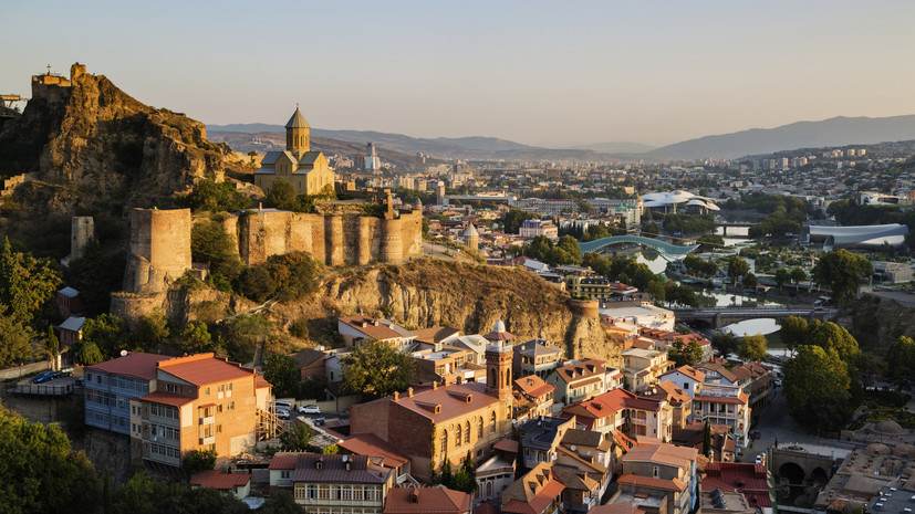 В Тбилиси открыли сухой порт на 200 тысяч контейнеров