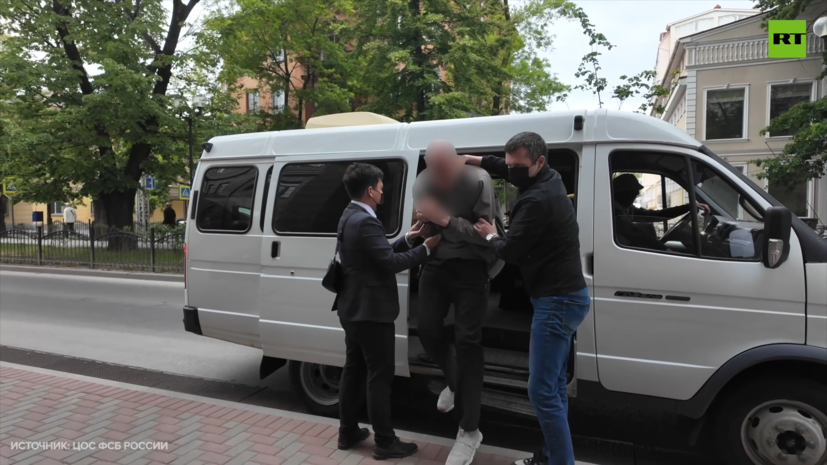 ФСБ показала кадры допроса агента СБУ, готовившего теракт в Крыму