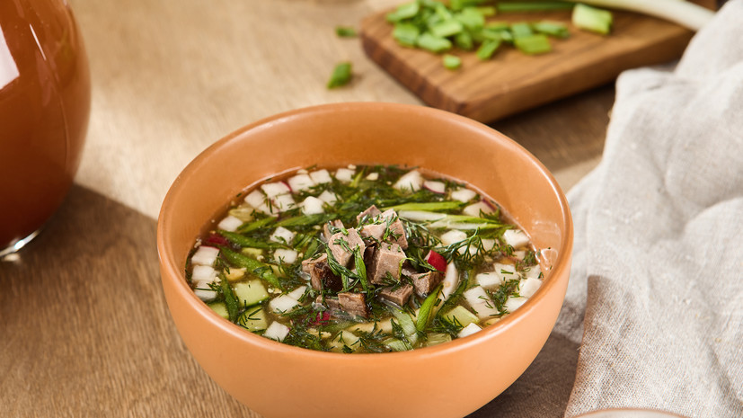 Диетолог Шумаева назвала окрошку полезным блюдом