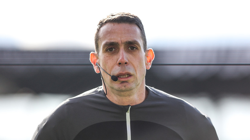 Уволенный за оскорбления Клоппа арбитр работает в службе доставки