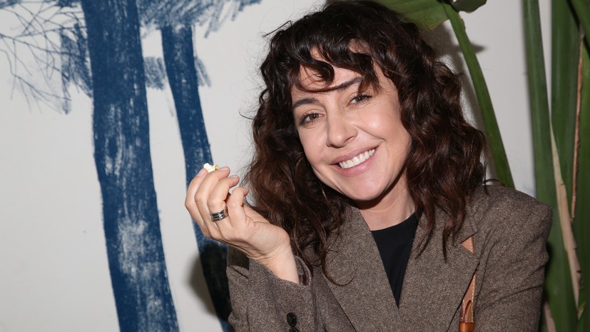 Певица Зайцева исполнит гимн РФ перед матчем Россия — Нигерия