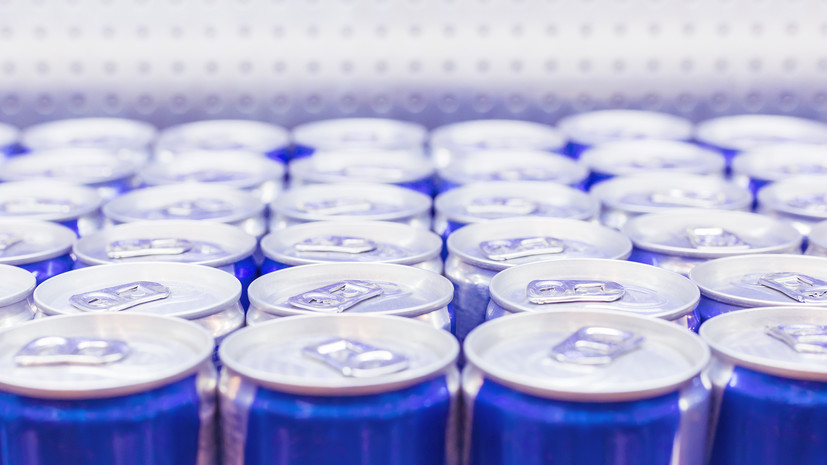 Терапевт Кондрахин объяснил опасность энергетиков для подростков