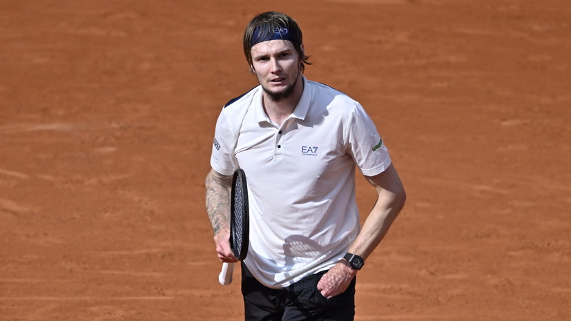 Бублик проиграл Синнеру в трёх сетах в четвертьфинале «Ролан Гаррос»