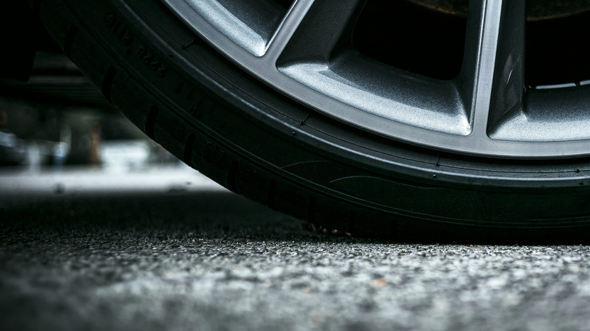 Автоэксперт Ладушкин: жара и раскалённый асфальт опасны для шин