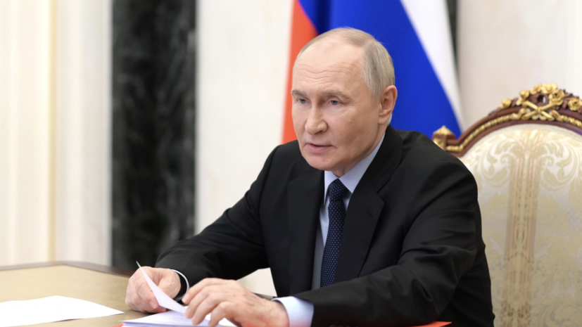 Путин призвал использовать кириллицу, а не «кашу из латиницы»