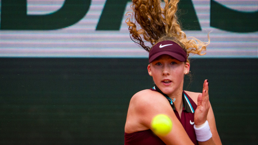 Андреева и Шнайдер всухую проиграли первый сет в полуфинале парного «Ролан Гаррос»