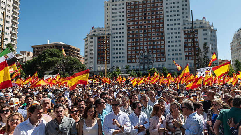 Акция с требованием отставки премьера Испании прошла в Мадриде
