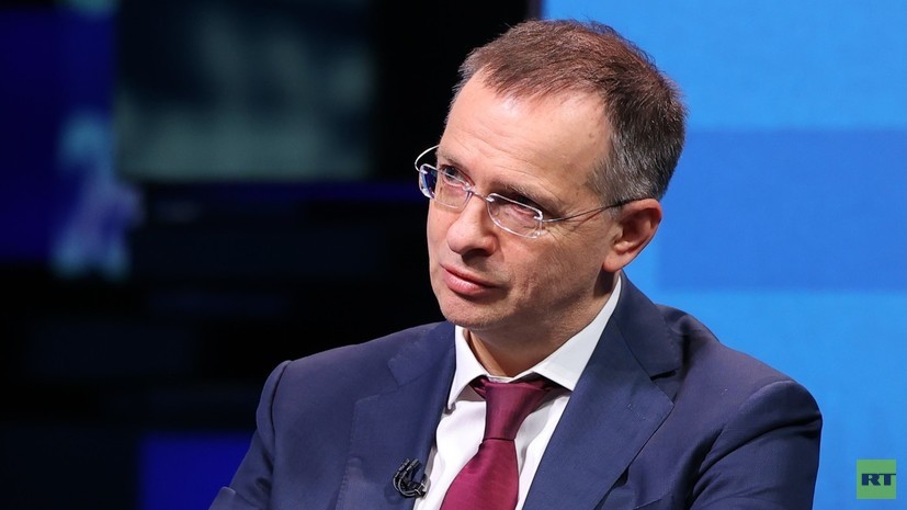 Мединский: семьи украинского руководства хорошо себя чувствуют за границей