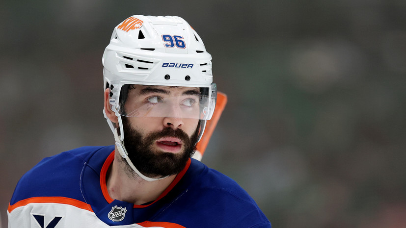 Облившего водой скамейку «Флориды» хоккеиста Вальмана оштрафовали на $10 тыс.