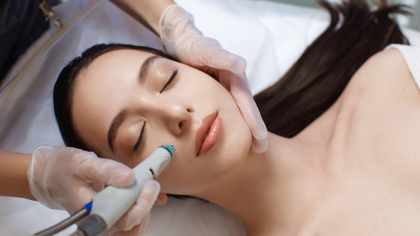 Депутат Филатова: каждый десятый подросток обращается к косметологу без лицензии