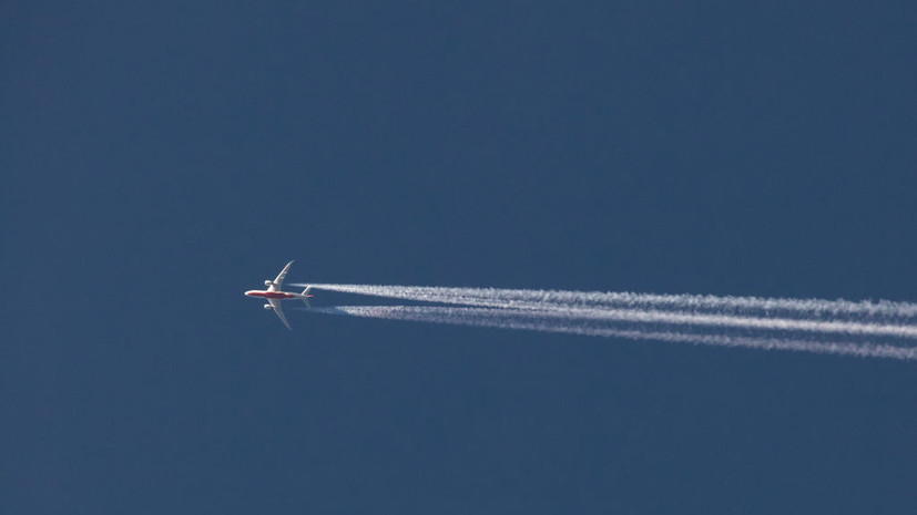 Новые кадры с горящими обломками упавшего самолёта в Индии появились в сети