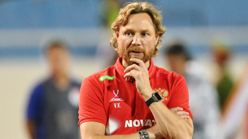 В соцсетях появилось фото с подписания Карпиным контракта с «Динамо»