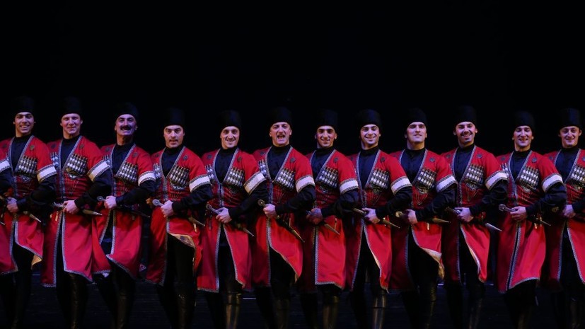 Артисты дагестанского ансамбля «Лезгинка» вернулись из Ирана в Россию