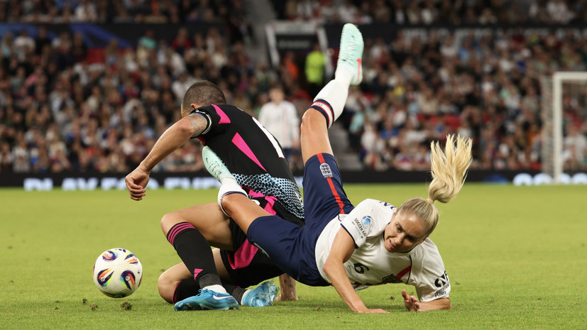 Бонуччи в жёстком подкате снёс девушку во время благотворительного матча