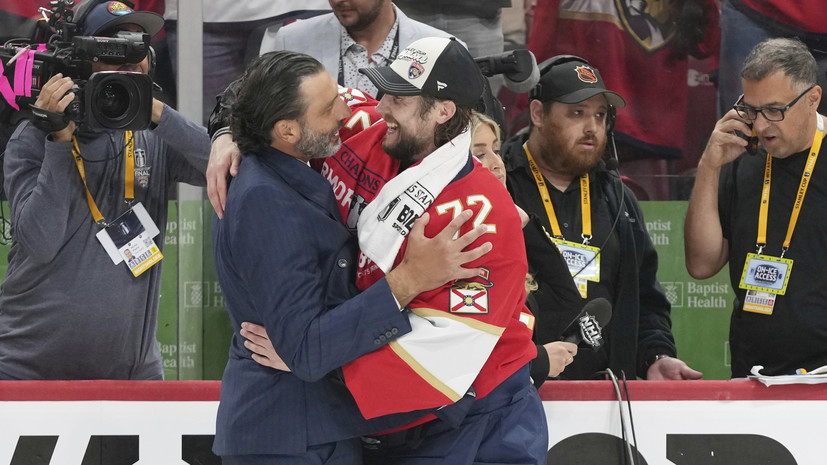 Бобровский повторил рекорд Василевского по победам в решающих матчах Кубка Стэнли