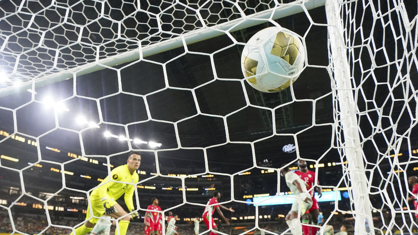 Дубль игрока «Локомотива» Монтеса помог Мексике победить Суринам в матче Кубка КОНКАКАФ