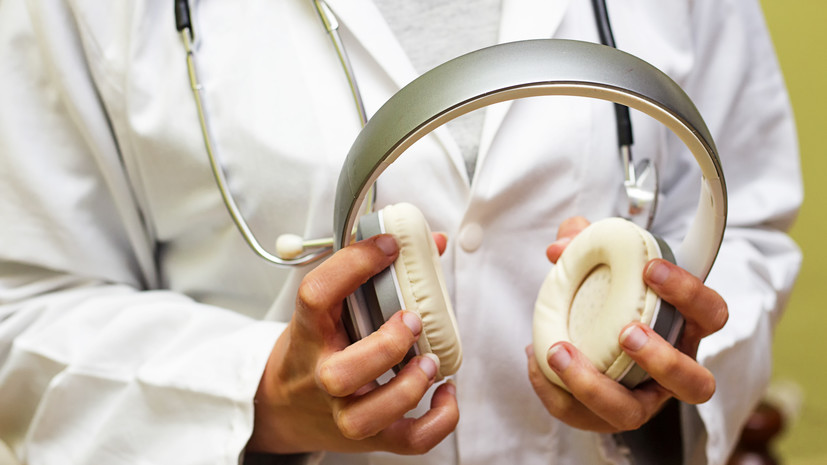 Врач Елизарова: излучение от наушников может привести к внезапной глухоте
