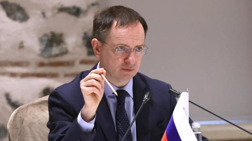 Мединский заявил, что в переговорах с Киевом ему помогает хорошее знание истории