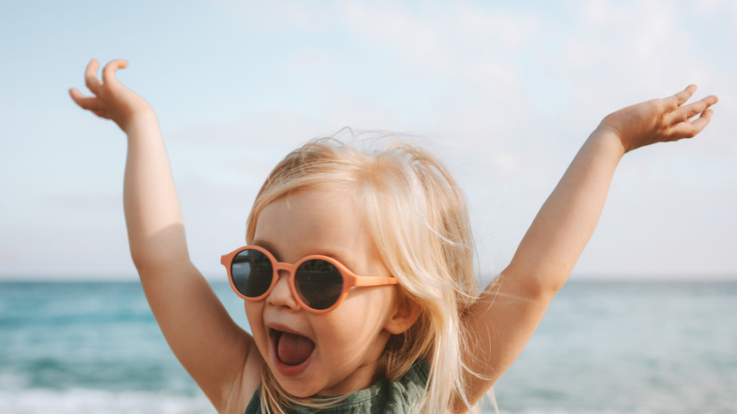 Врач Бережанский рассказал, как подобрать ребёнку солнцезащитные очки